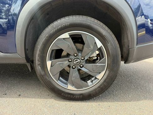 Used 2025 Nissan Rogue SV FWD image 9