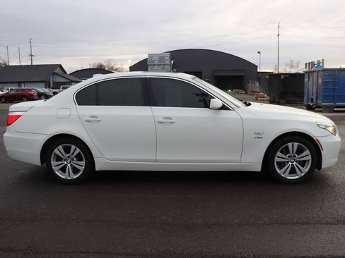 Used 2010 BMW 528i xDrive 528i xDrive image 4