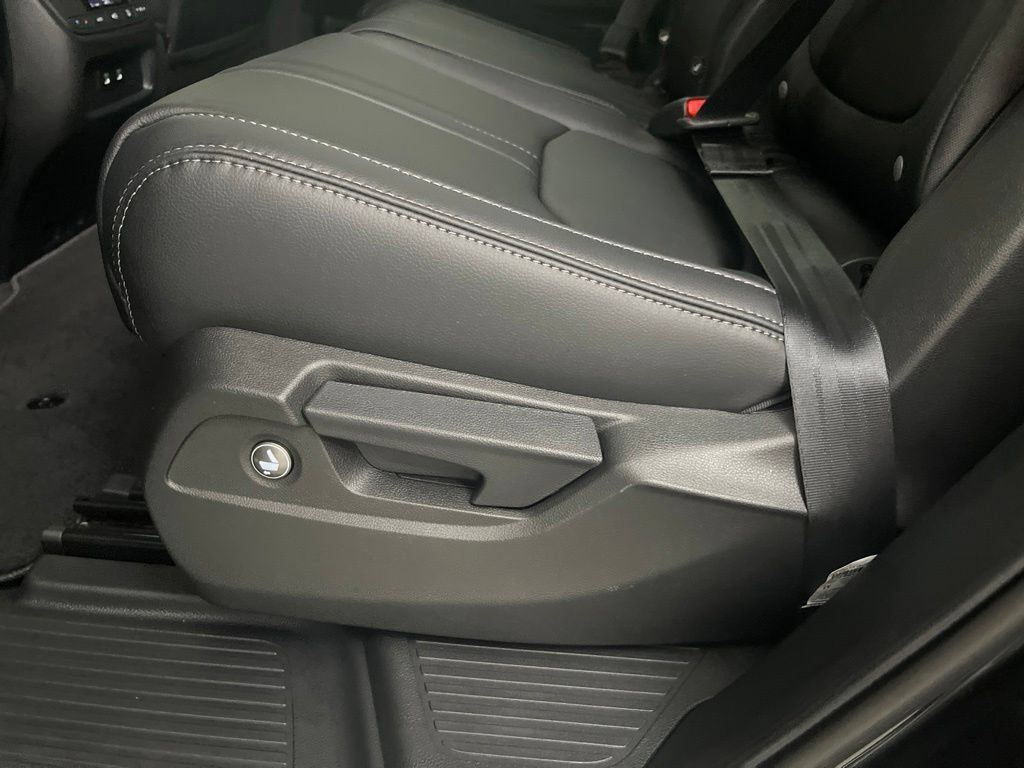 New 2026 Honda Pilot Touring image 57