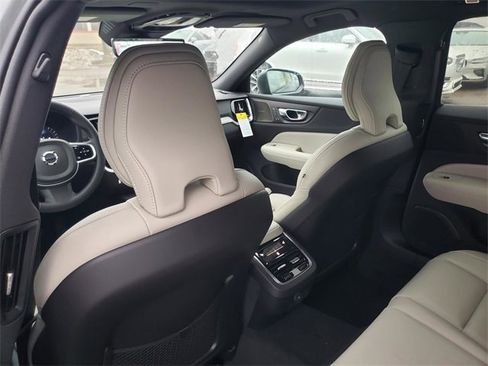 New 2026 Volvo V60 B5 Cross Country Ultra w/ Protection Package Premier image 24
