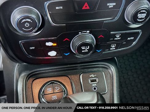 Used 2019 Jeep Compass Trailhawk AWD/4WD image 15