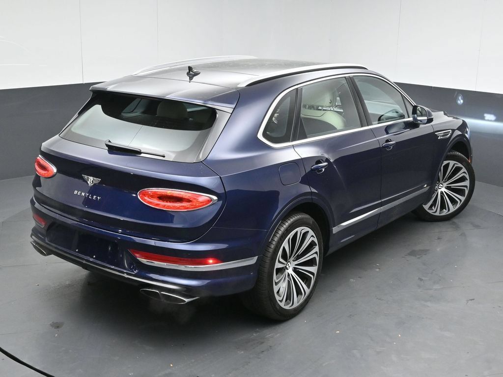 Used 2021 Bentley Bentayga AWD/4WD image 42