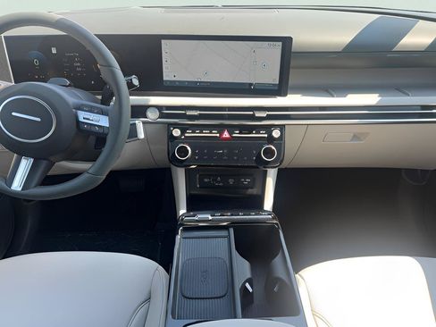 New 2026 Hyundai Tucson Limited FWD image 24