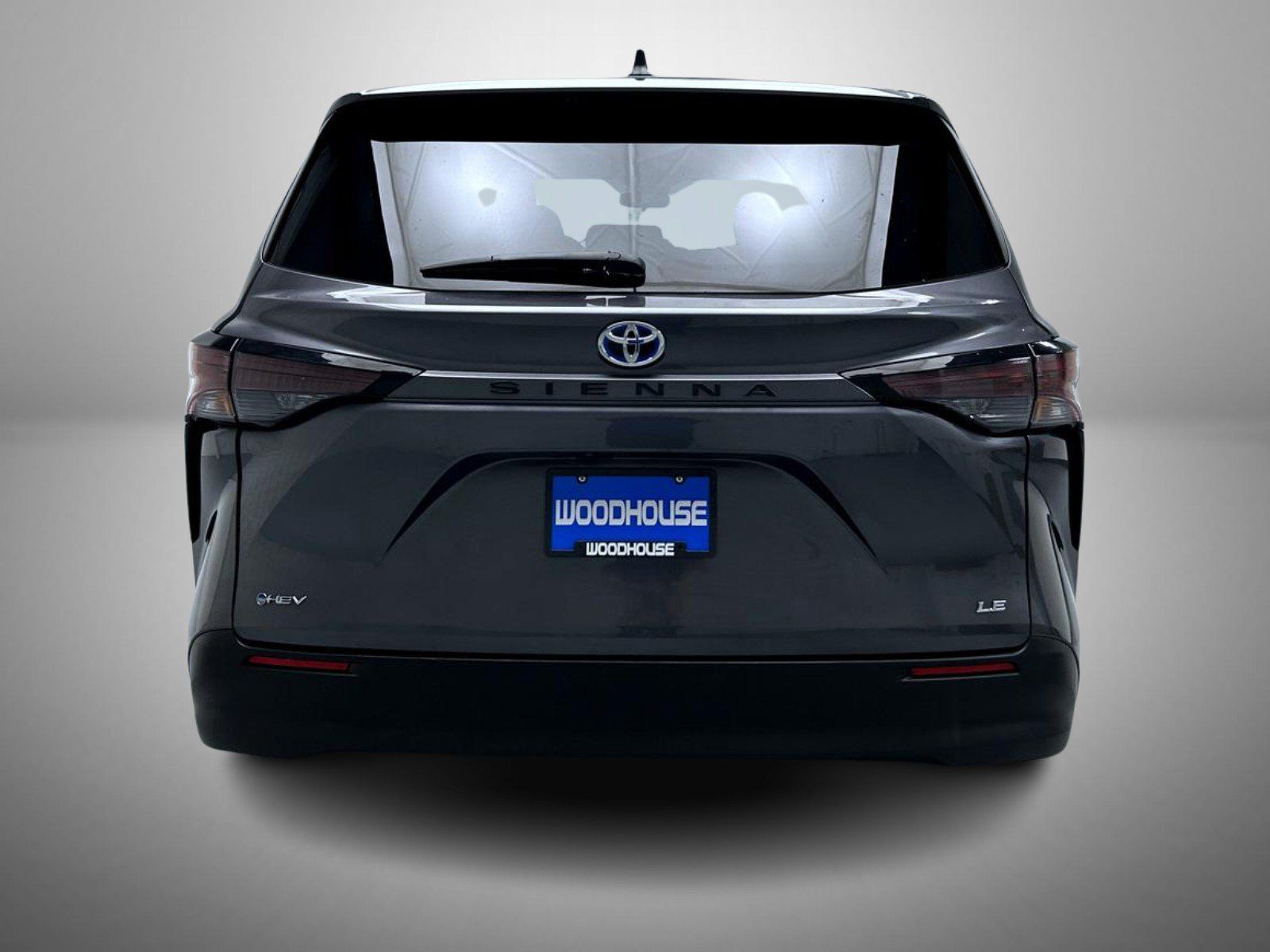 Used 2025 Toyota Sienna LE FWD image 6