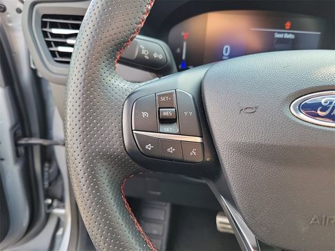 Used 2023 Ford Escape ST-Line image 17