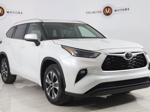Used 2023 Toyota Highlander XLE image 23