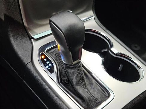 Used 2018 Jeep Grand Cherokee Laredo image 12