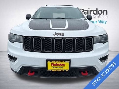 Used 2018 Jeep Grand Cherokee Trailhawk image 2