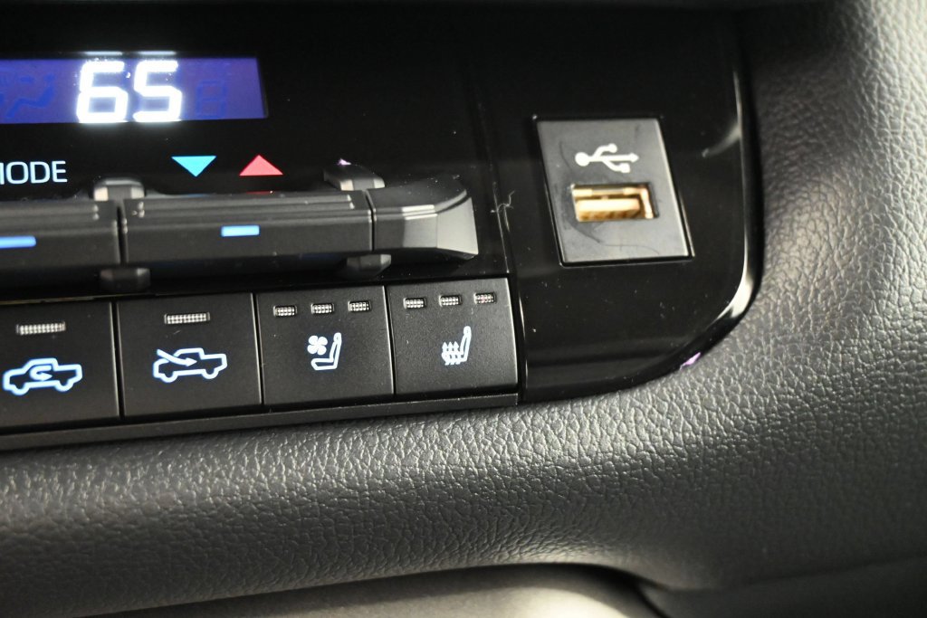 Used 2023 Toyota Tundra Limited w/ Power Package RWD image 15