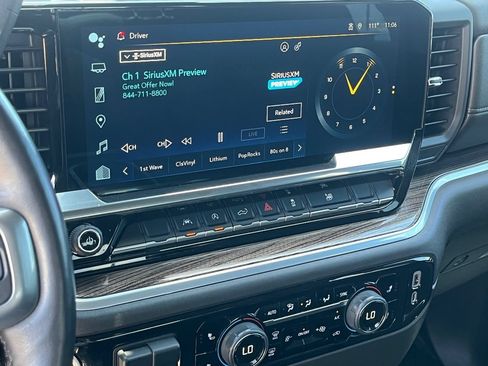 Used 2022 Chevrolet Silverado 1500 LT AWD/4WD image 23