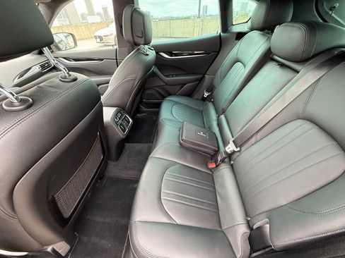 Used 2020 Maserati Levante AWD/4WD image 13