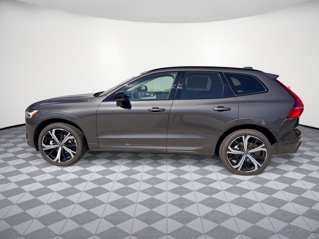 Used 2024 Volvo XC60 B5 Ultimate w/ Protection Package Premier AWD/4WD image 2