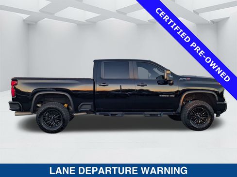 Used 2024 Chevrolet Silverado 2500 ZR2 w/ Technology Package image 3