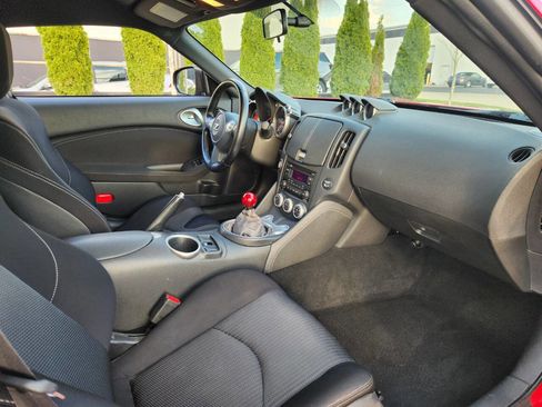 Used 2018 Nissan 370Z Coupe image 8