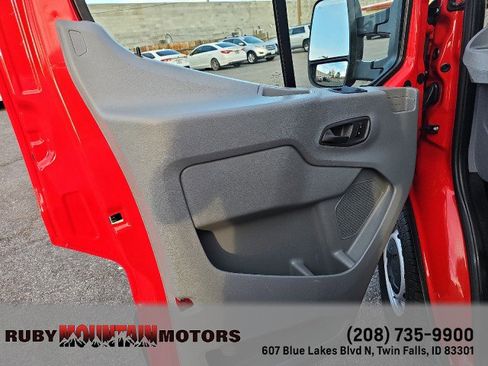 Used 2017 Ford Transit 150 XL image 10