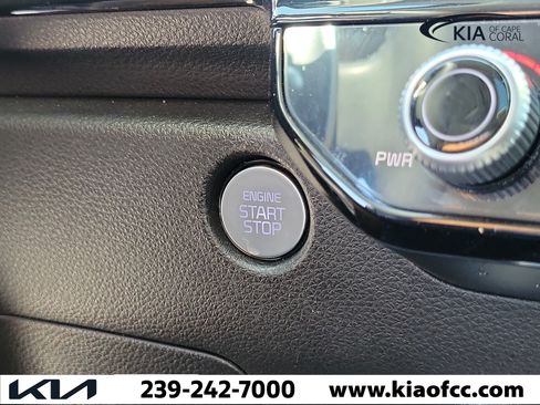 Certified 2025 Kia Carnival SX Prestige FWD image 30