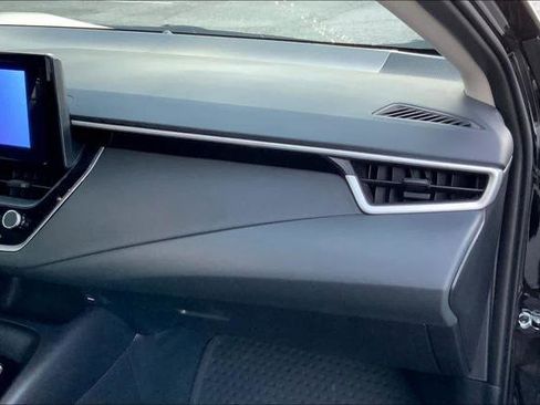 Certified 2025 Toyota Corolla LE image 17