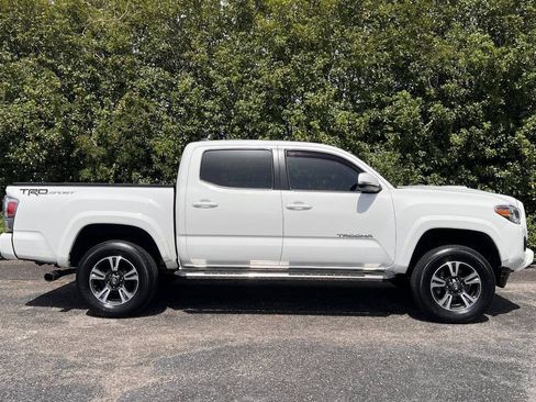 Used 2019 Toyota Tacoma TRD Sport RWD image 9