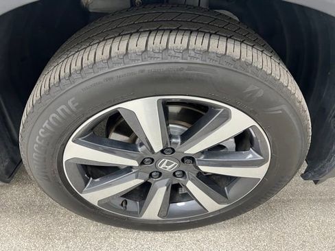 Used 2025 Honda Pilot Touring image 14