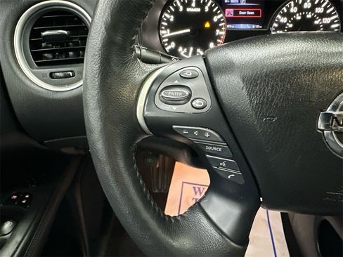 Used 2020 Nissan Pathfinder Platinum image 30