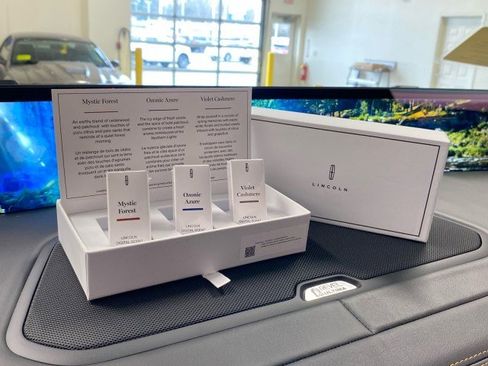 New 2026 Lincoln Navigator L Black Label image 57