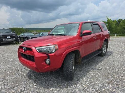 Used 2018 Toyota 4Runner SR5 RWD image 2