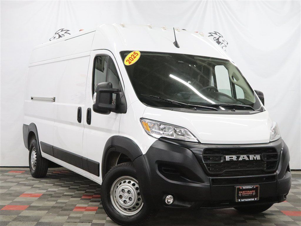 Used 2025 RAM ProMaster 2500 w/ Convenience Group FWD image 3