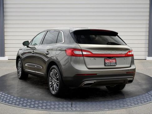 Used 2017 Lincoln MKX Reserve w/ Driver Assistance Package AWD/4WD image 5