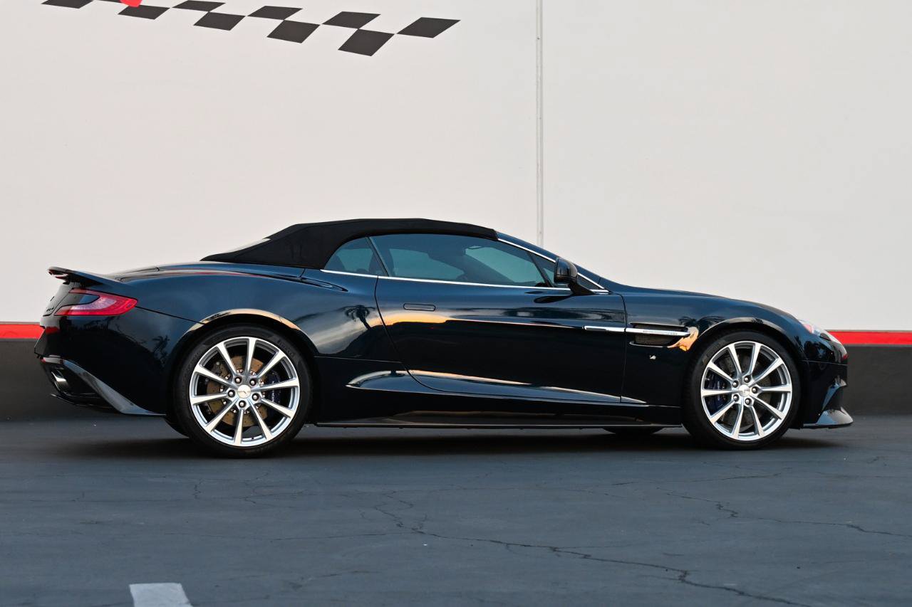 Used 2016 Aston Martin Vanquish Volante RWD image 12