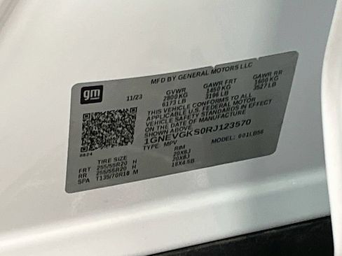 Used 2024 Chevrolet Traverse LT w/ Enhanced Driving Package AWD/4WD image 35