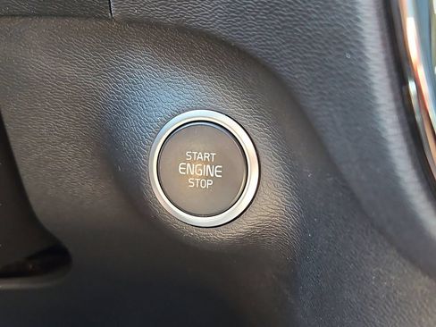Used 2024 Volvo XC40 B5 Plus w/ Climate Package AWD/4WD image 26