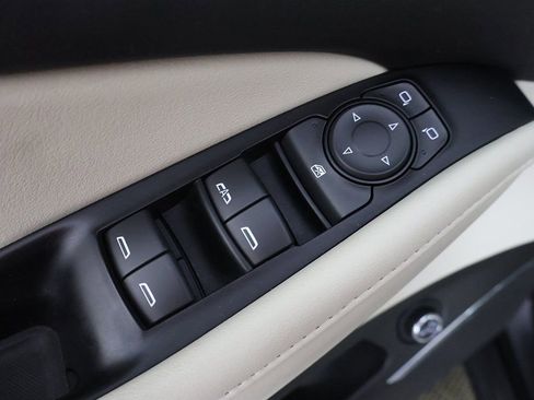 Used 2023 Buick Enclave Essence AWD/4WD image 37