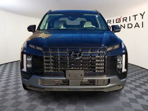 Used 2024 Hyundai Palisade Limited image 2