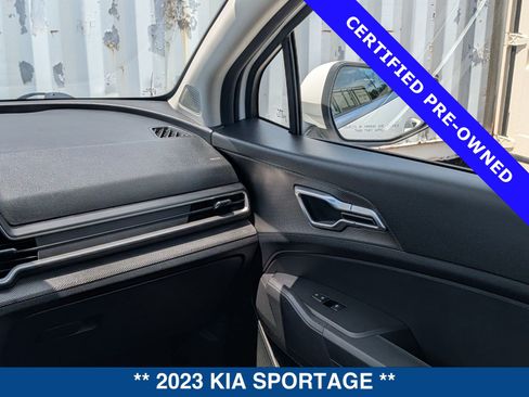 Used 2023 Kia Sportage LX AWD/4WD image 18