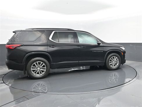 Used 2023 Chevrolet Traverse LT image 4