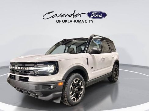 Certified 2023 Ford Bronco Sport Outer Banks w/ Tech Package AWD/4WD image 4