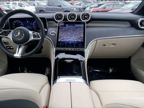 Used 2026 Mercedes-Benz GLC 300 4MATIC image 12