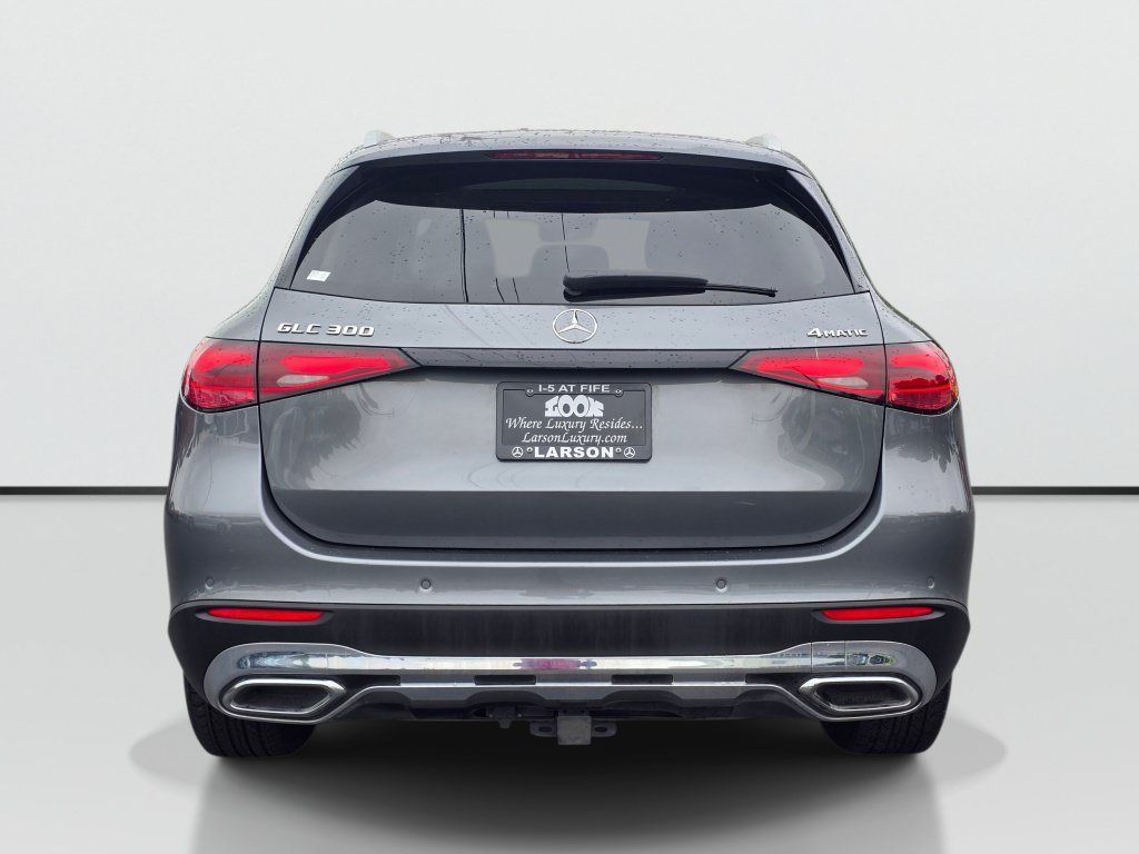 Used 2023 Mercedes-Benz GLC 300 4MATIC w/ Exclusive Trim Package image 4
