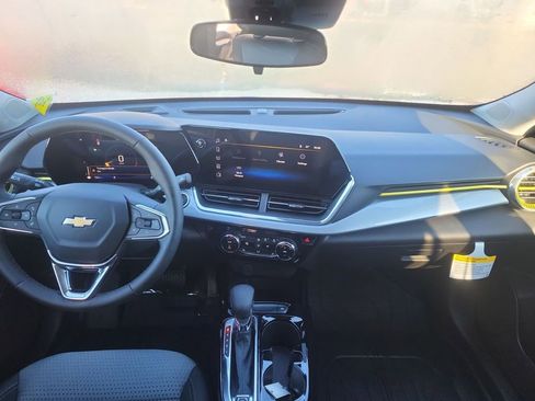 New 2025 Chevrolet Trax LT w/ LT Convenience Package image 19