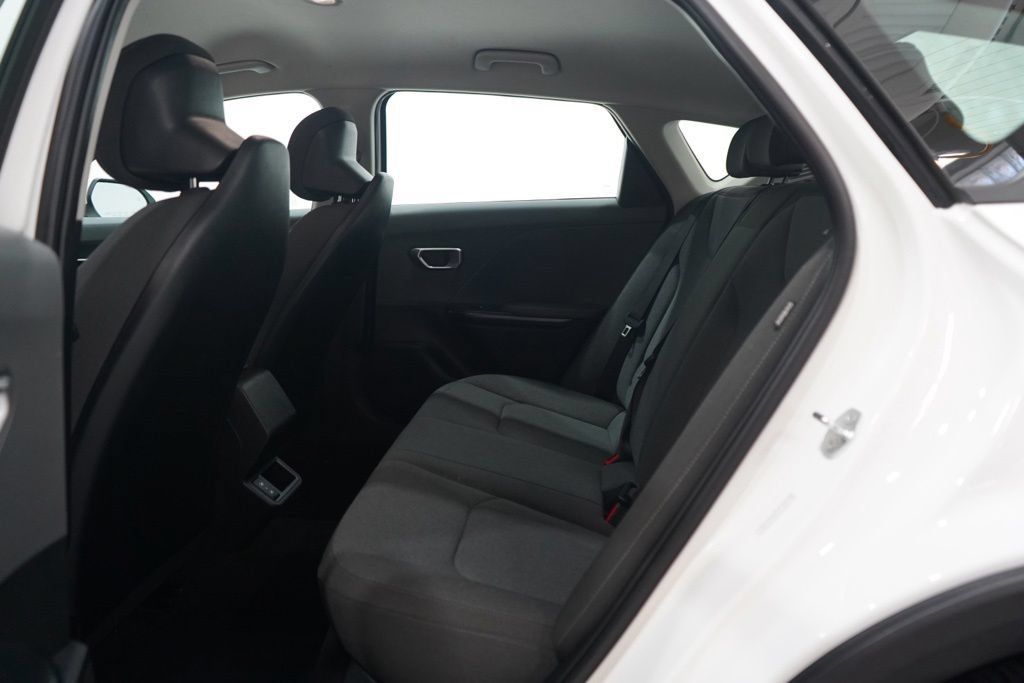 Used 2025 Kia K4 FWD image 29