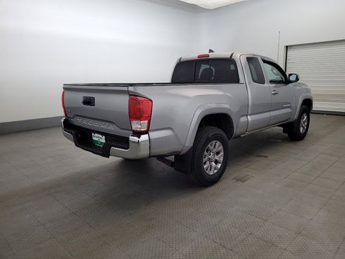 Used 2016 Toyota Tacoma SR5 AWD/4WD image 9