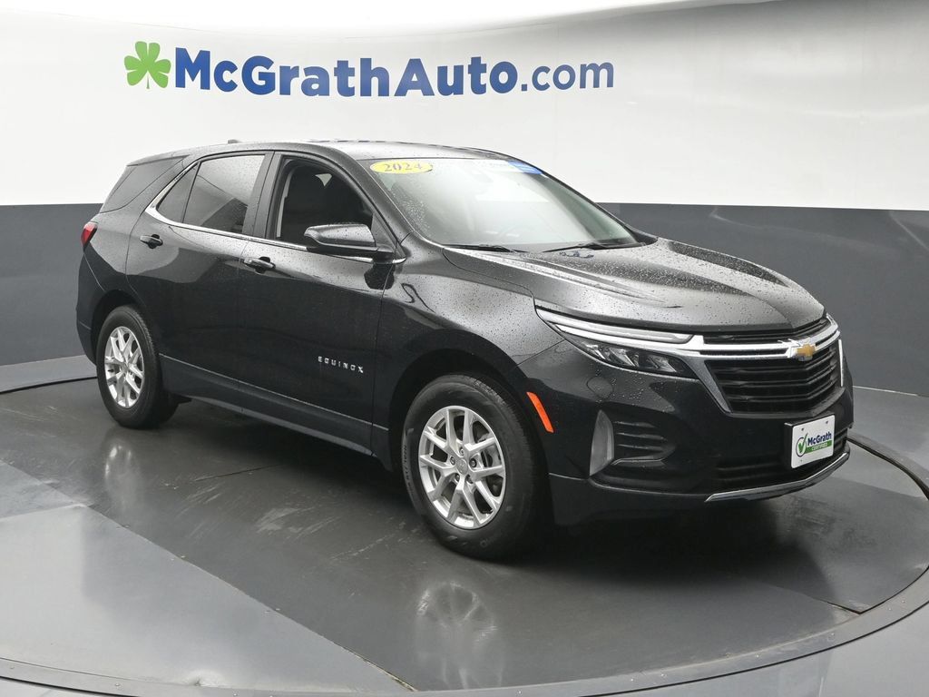 Used 2024 Chevrolet Equinox LT AWD/4WD image 2