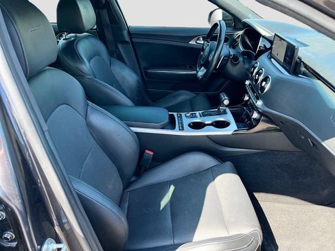 Used 2022 Kia Stinger GT1 RWD image 29