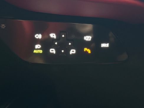 Used 2025 Ferrari 12Cilindri RWD image 33