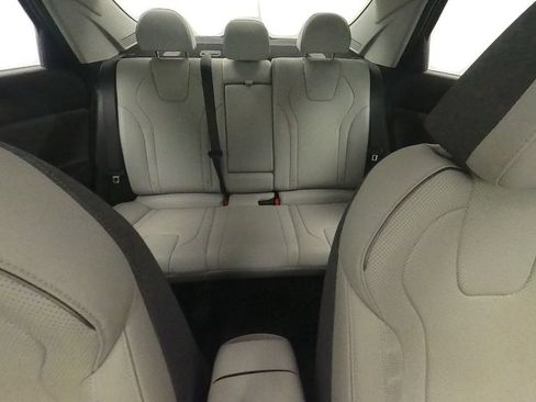 Used 2023 Hyundai Elantra Limited FWD image 33