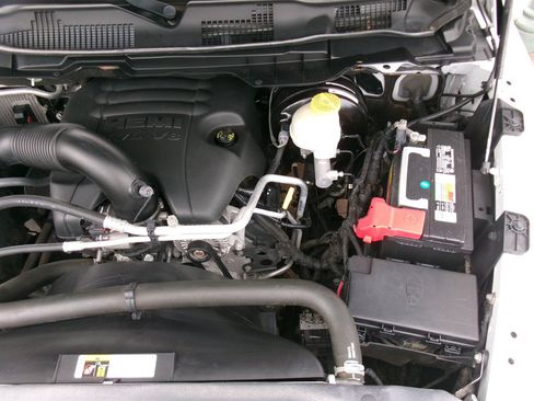 Used 2017 RAM 1500 Express RWD image 47