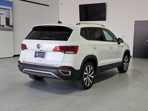 Used 2022 Volkswagen Taos SE FWD image 8