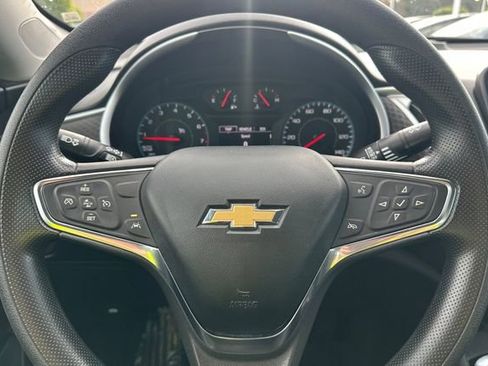 Used 2023 Chevrolet Malibu LT image 25