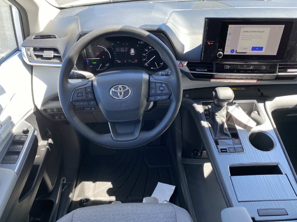 New 2026 Toyota Sienna LE FWD image 9