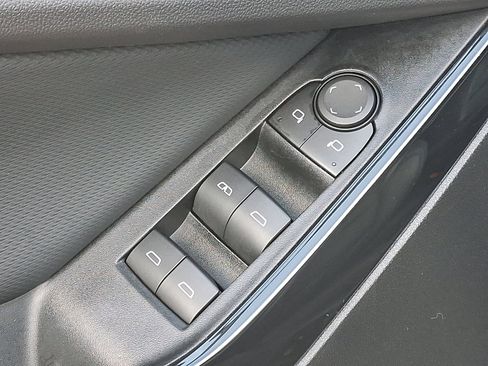 Used 2025 Chevrolet Equinox LT w/ Convenience Package II image 13